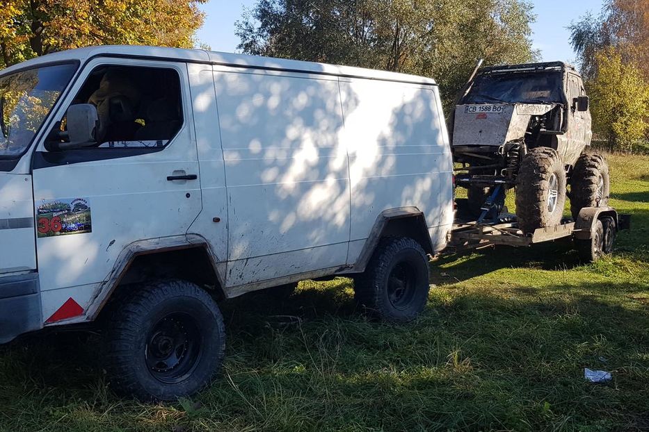 Продам УАЗ 452 пасс. Nissan trade 4x4 2000 года в Чернигове