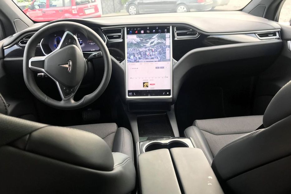 Продам Tesla Model X 2018 года в г. Стрый, Львовская область