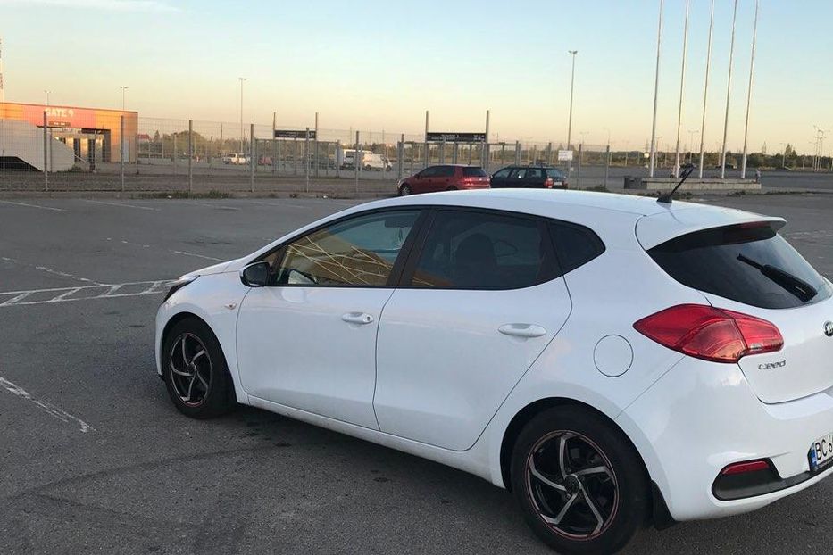 Продам Kia Ceed Hatchback 2013 года в Львове