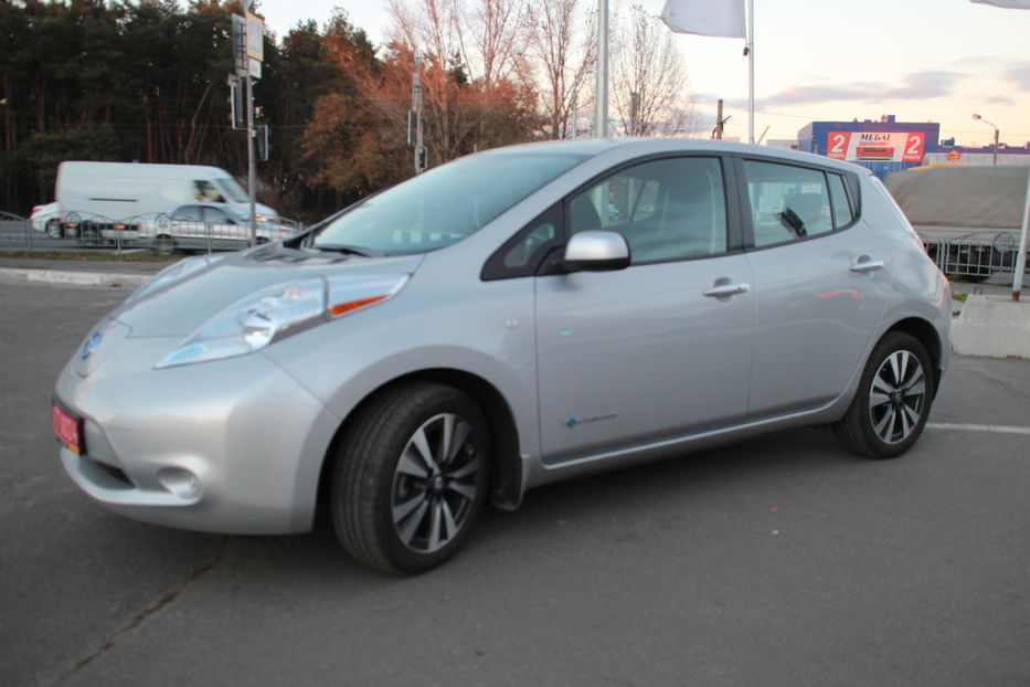 Продам Nissan Leaf SV 30 kWt 2016 года в Харькове