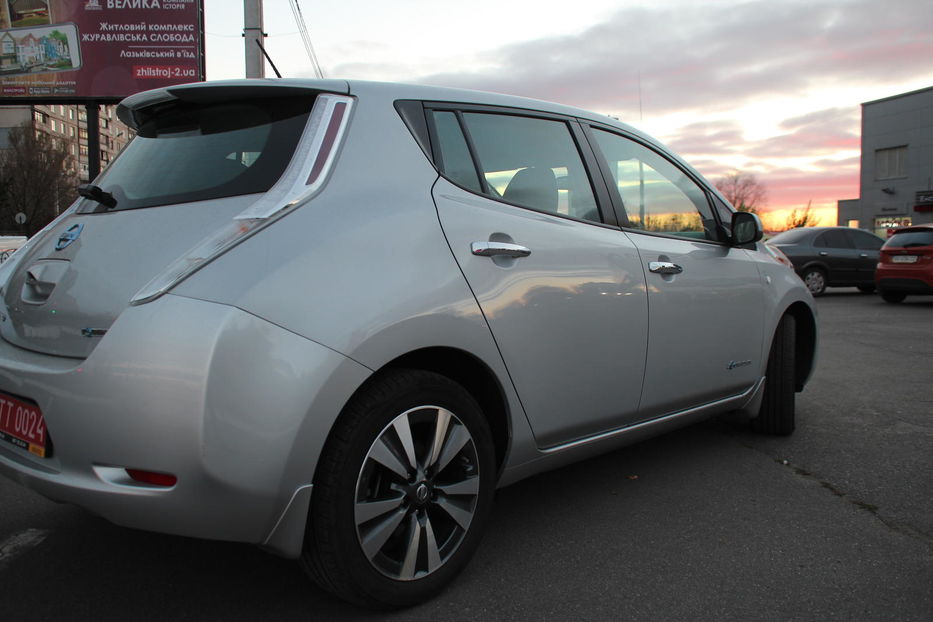 Продам Nissan Leaf SV 30 kWt 2016 года в Харькове