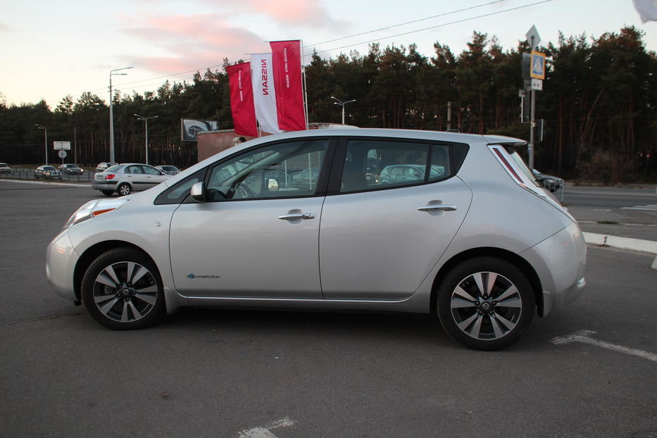 Продам Nissan Leaf SV 30 kWt 2016 года в Харькове