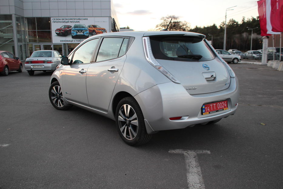 Продам Nissan Leaf SV 30 kWt 2016 года в Харькове