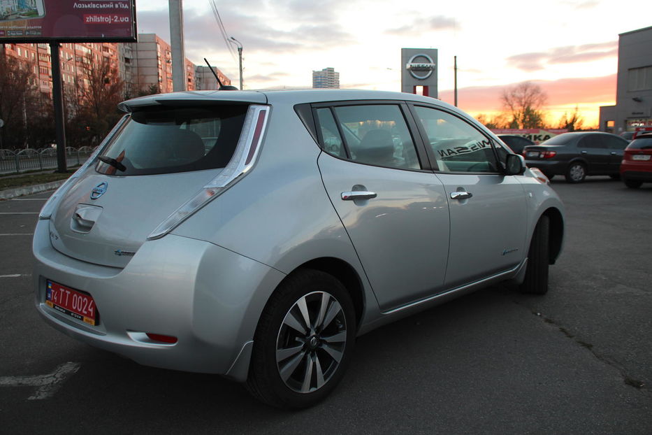 Продам Nissan Leaf SV 30 kWt 2016 года в Харькове