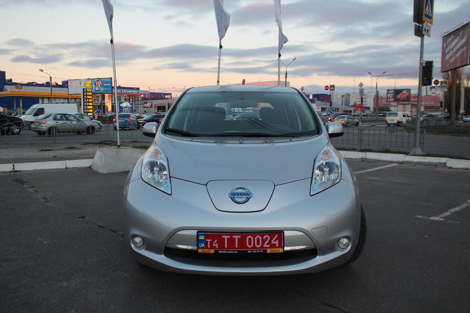 Продам Nissan Leaf SV 30 kWt 2016 года в Харькове