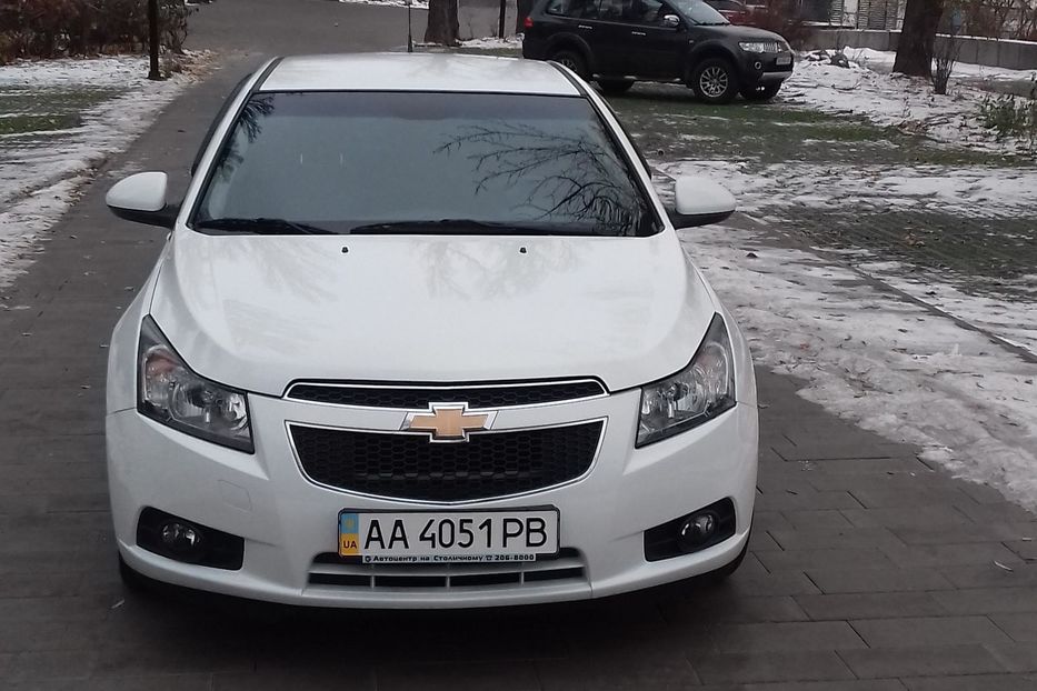 Продам Chevrolet Cruze 1,8 бензин 2011 года в Киеве