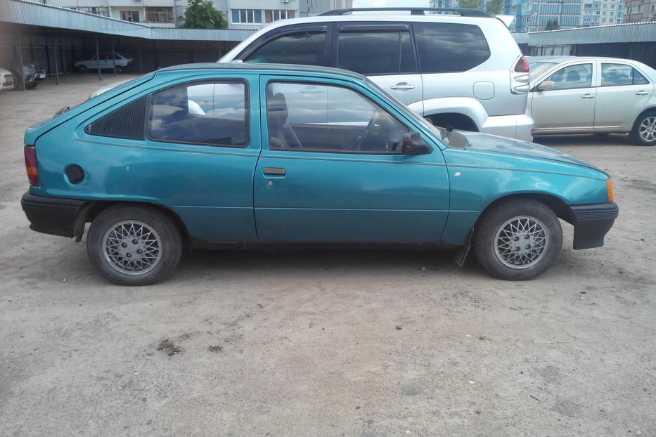 Продам Opel Kadett 1985 года в г. Днепродзержинск, Днепропетровская область