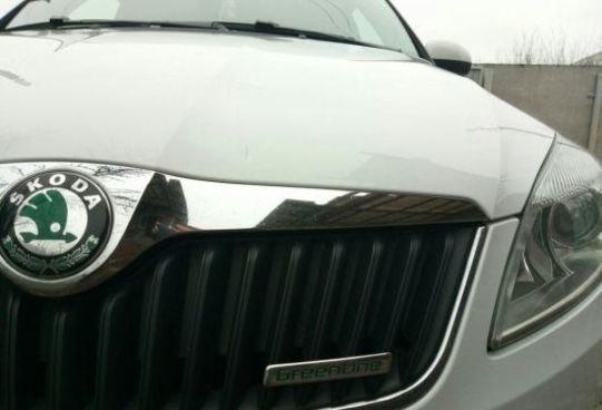 Продам Skoda Fabia grinlain  2012 года в Киеве