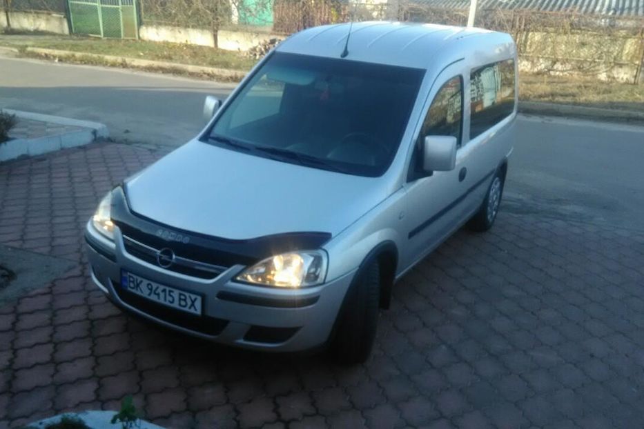 Продам Opel Combo пасс. 2008 года в Ровно