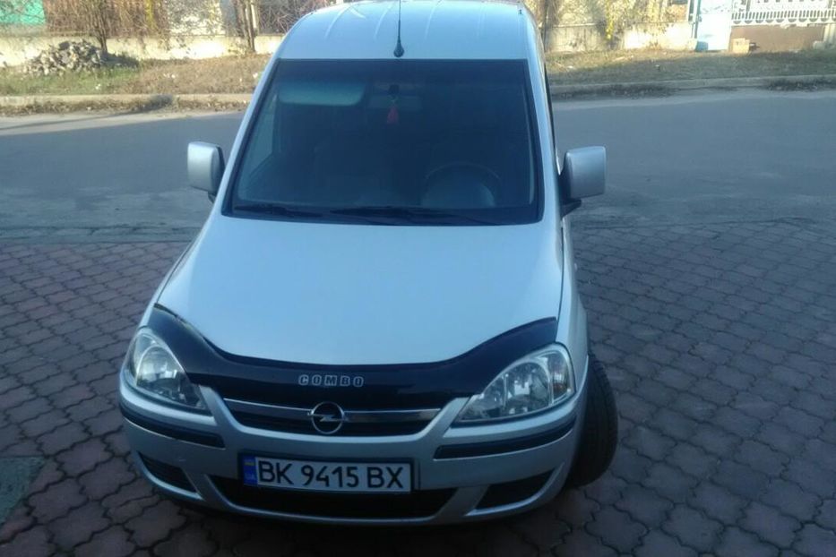 Продам Opel Combo пасс. 2008 года в Ровно