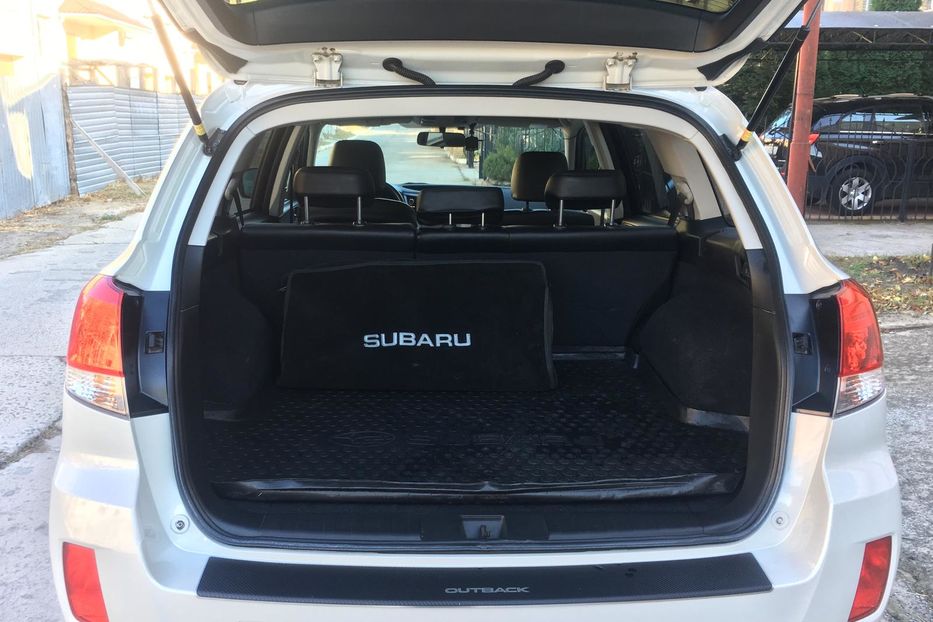 Продам Subaru Outback 2012 года в Запорожье