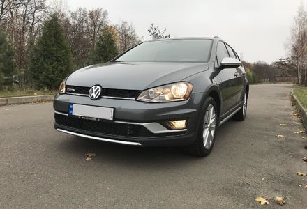 Продам Volkswagen Golf VII ALLTRACK FULL 2017 года в Ровно