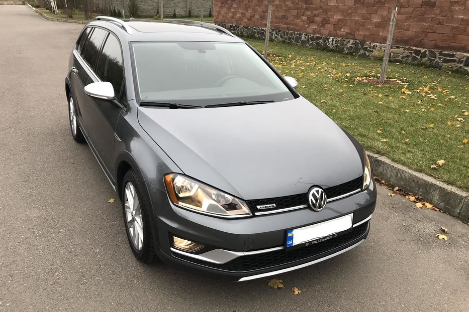 Продам Volkswagen Golf VII ALLTRACK FULL 2017 года в Ровно