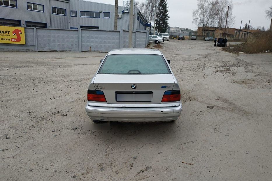 Продам BMW 320 1996 года в Ровно