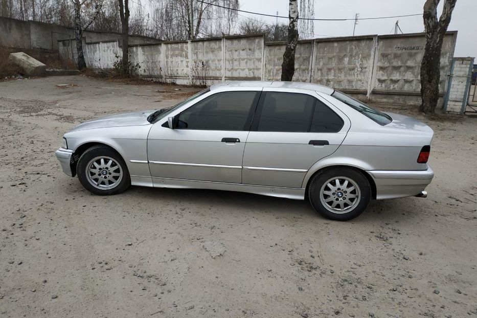 Продам BMW 320 1996 года в Ровно