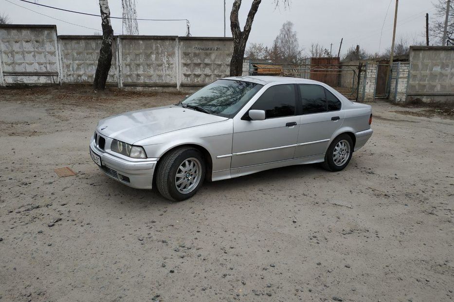 Продам BMW 320 1996 года в Ровно