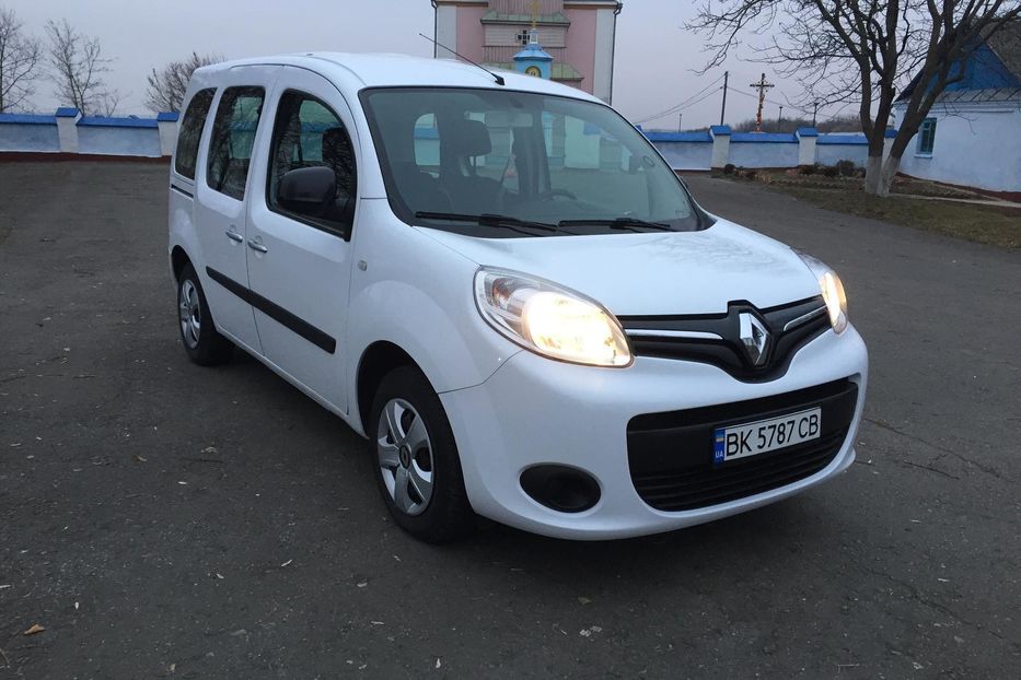 Продам Renault Kangoo пасс. 2015 года в Ровно