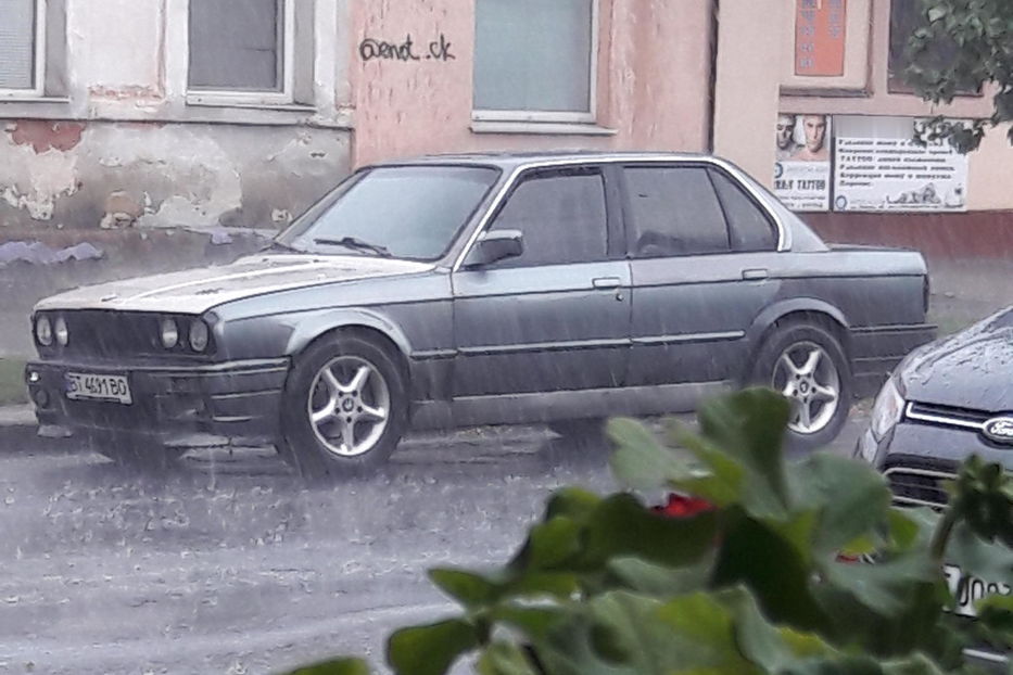 Продам BMW 320 1987 года в Херсоне