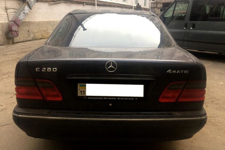 Продам Mercedes-Benz E-Class 4matic 2000 года в Киеве