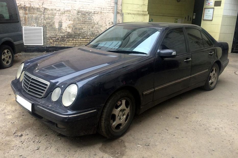 Продам Mercedes-Benz E-Class 4matic 2000 года в Киеве