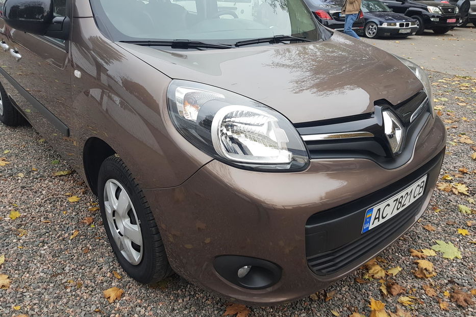 Продам Renault Kangoo пасс. пасс 66 kW AC 2015 года в Одессе