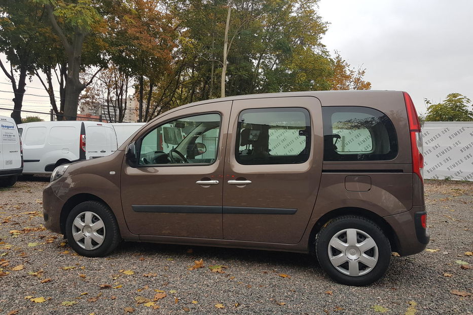 Продам Renault Kangoo пасс. пасс 66 kW AC 2015 года в Одессе