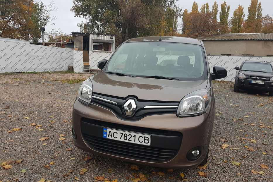 Продам Renault Kangoo пасс. пасс 66 kW AC 2015 года в Одессе