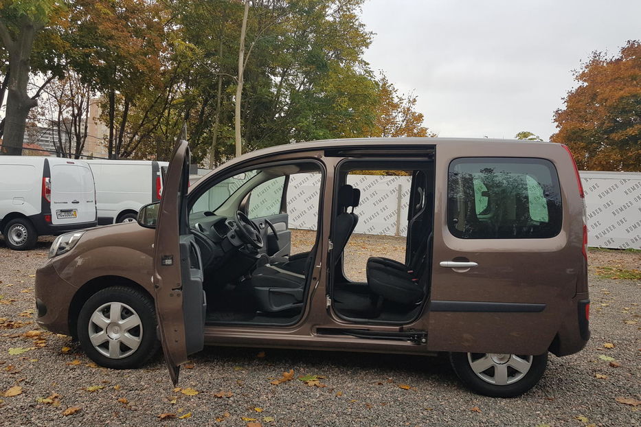 Продам Renault Kangoo пасс. пасс 66 kW AC 2015 года в Одессе