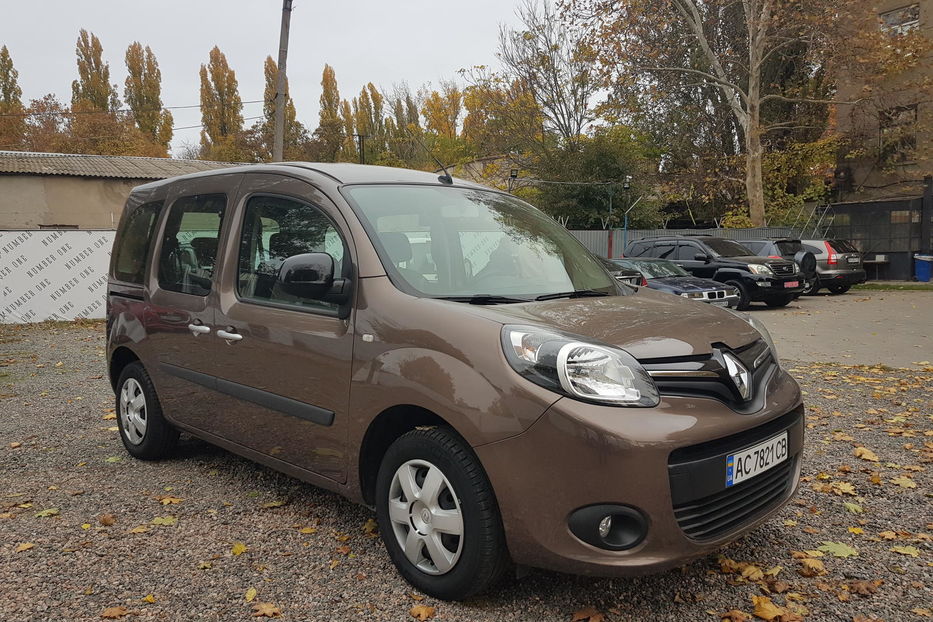 Продам Renault Kangoo пасс. пасс 66 kW AC 2015 года в Одессе