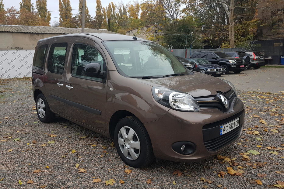 Продам Renault Kangoo пасс. пасс 66 kW AC 2015 года в Одессе