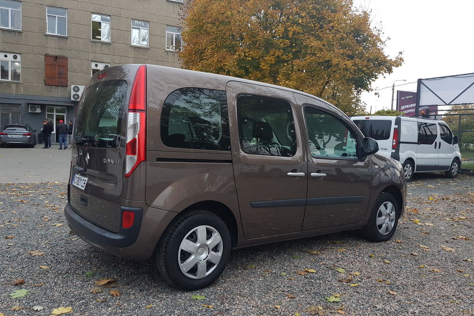 Продам Renault Kangoo пасс. пасс 66 kW AC 2015 года в Одессе