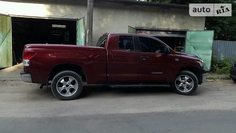 Продам Toyota Tundra 2008 года в Киеве