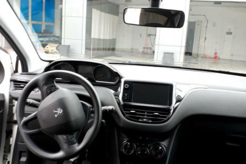 Продам Peugeot 208 2013 года в Днепре