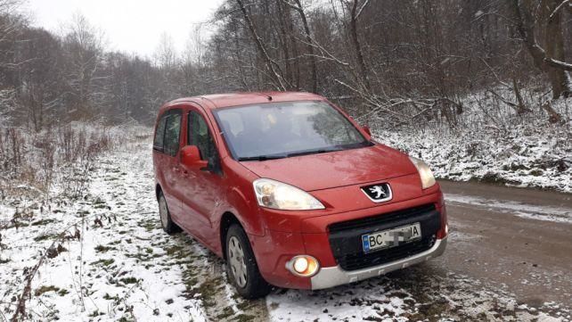 Продам Peugeot Partner пасс. Teppe 2011 года в Львове