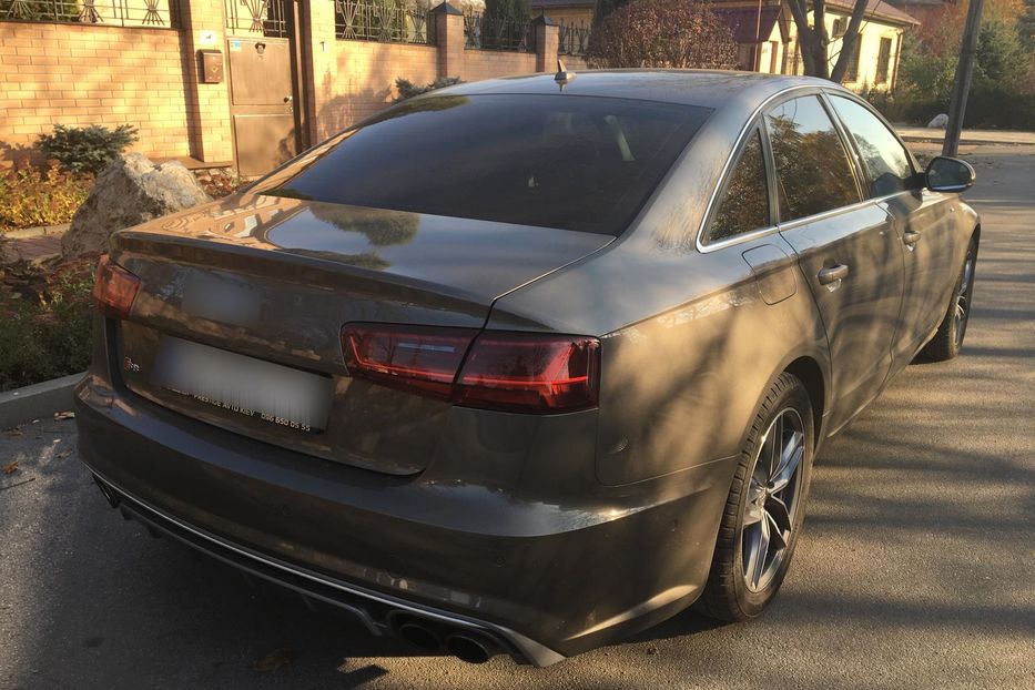 Продам Audi A6 3.0 TFSI quattro 2012 года в Харькове