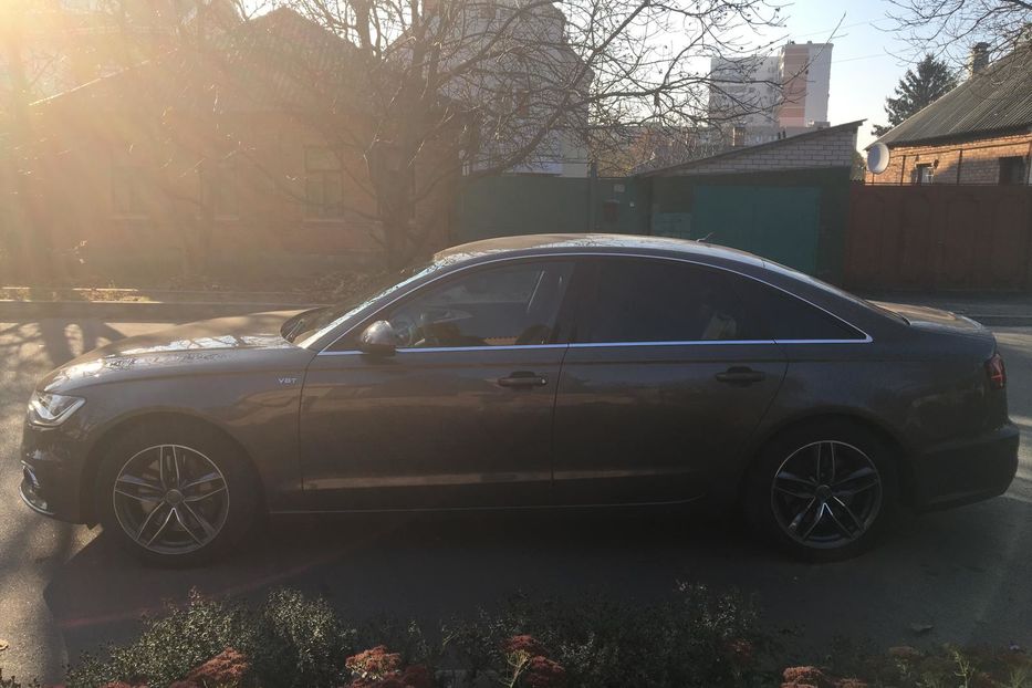 Продам Audi A6 3.0 TFSI quattro 2012 года в Харькове