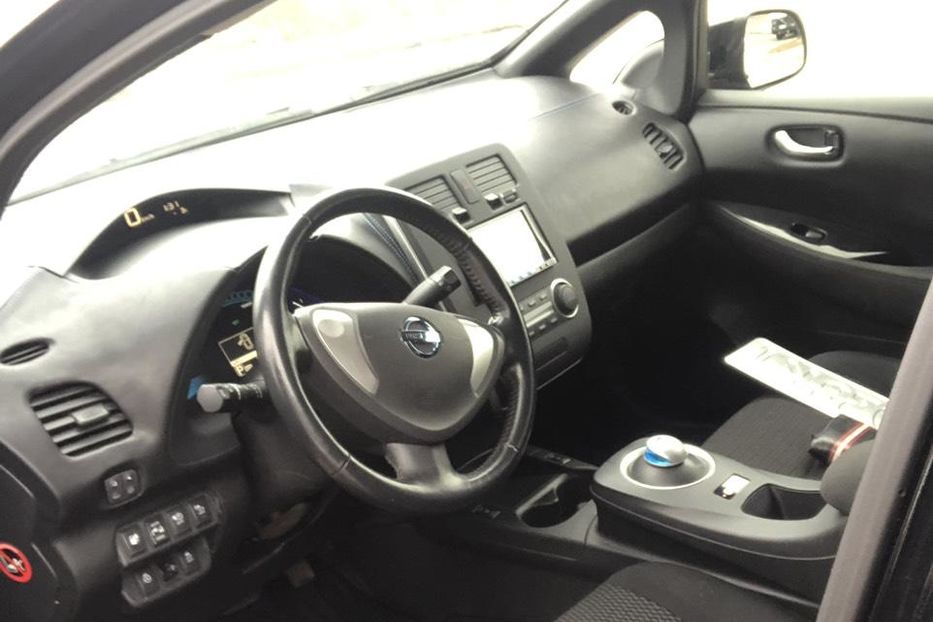 Продам Nissan Leaf 2013 года в Киеве