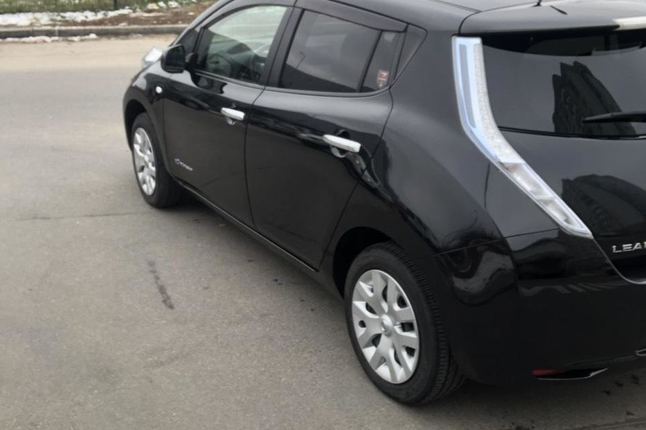 Продам Nissan Leaf 2013 года в Киеве