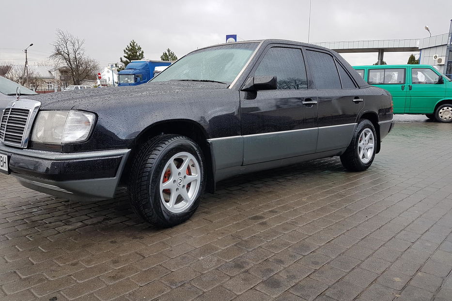 Продам Mercedes-Benz 300 1993 года в Черновцах