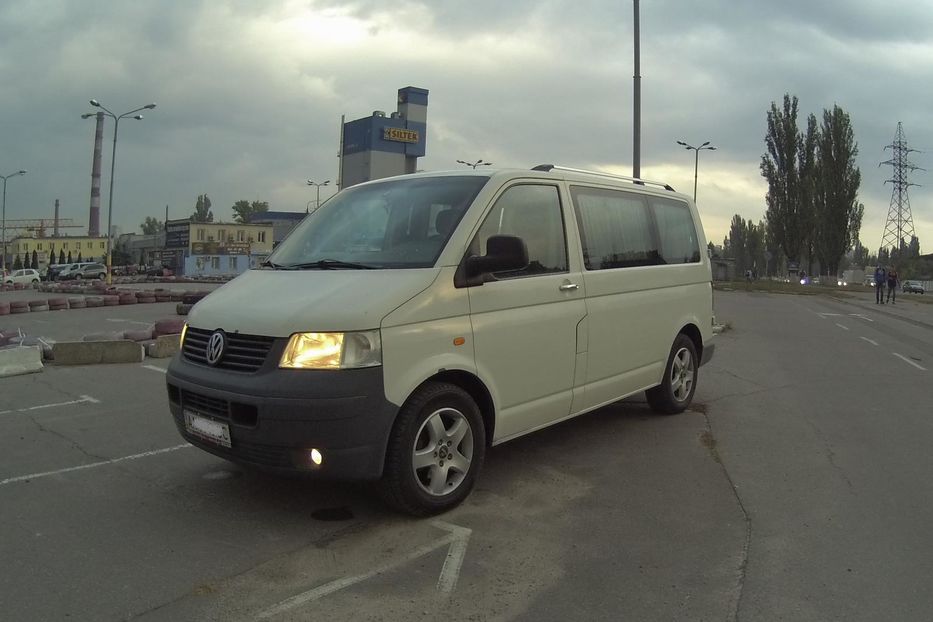 Продам Volkswagen T5 (Transporter) пасс. 2005 года в Киеве