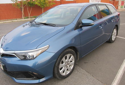 Продам Toyota Auris Touring Sports 2016 года в Одессе