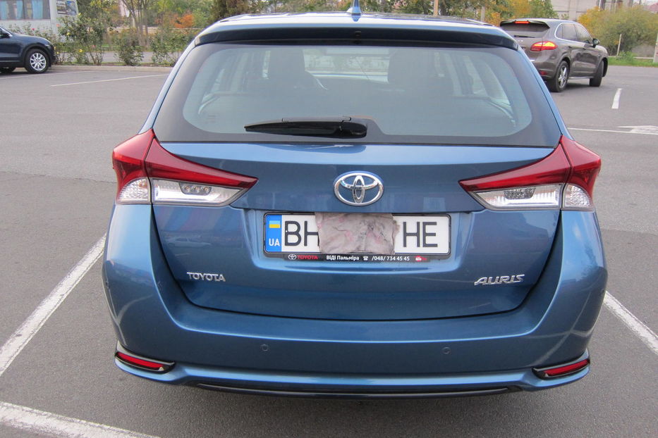 Toyota Auris Touring 2016