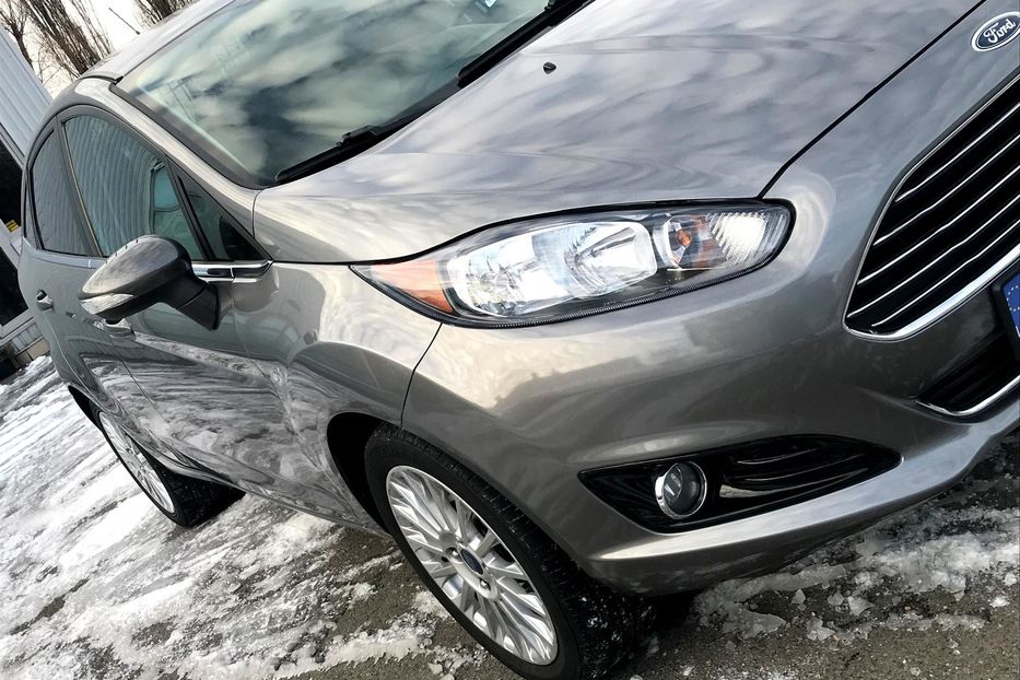 Продам Ford Fiesta TITANIUM 2013 года в Киеве