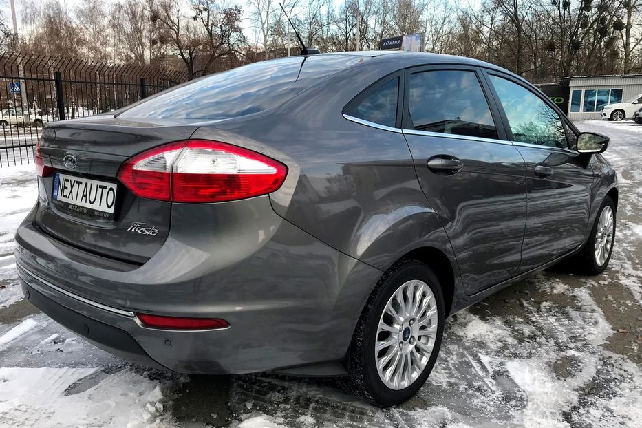 Продам Ford Fiesta TITANIUM 2013 года в Киеве