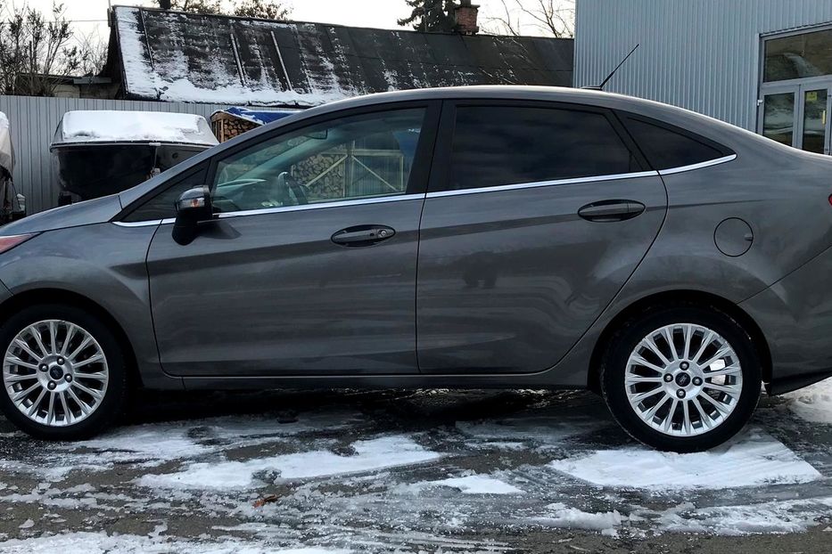 Продам Ford Fiesta TITANIUM 2013 года в Киеве