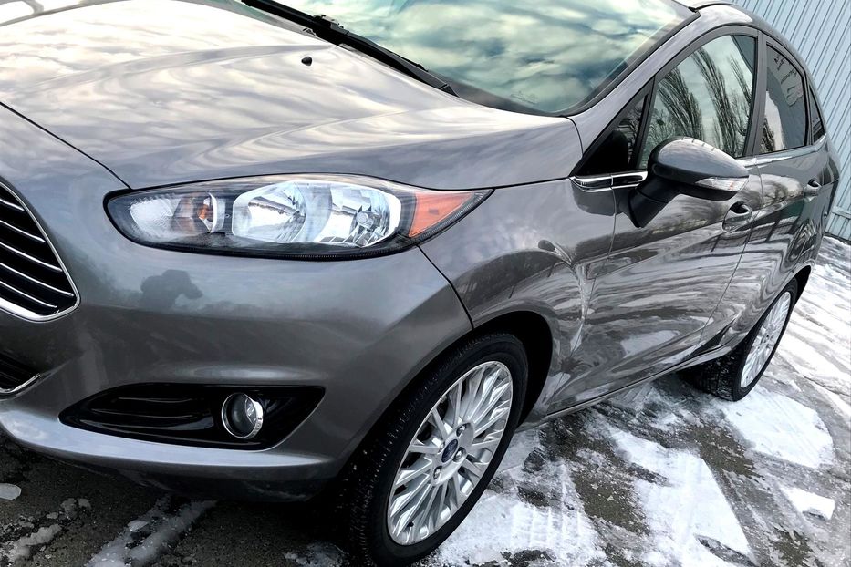 Продам Ford Fiesta TITANIUM 2013 года в Киеве