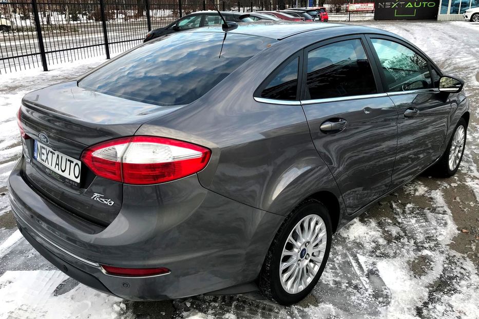 Продам Ford Fiesta TITANIUM 2013 года в Киеве