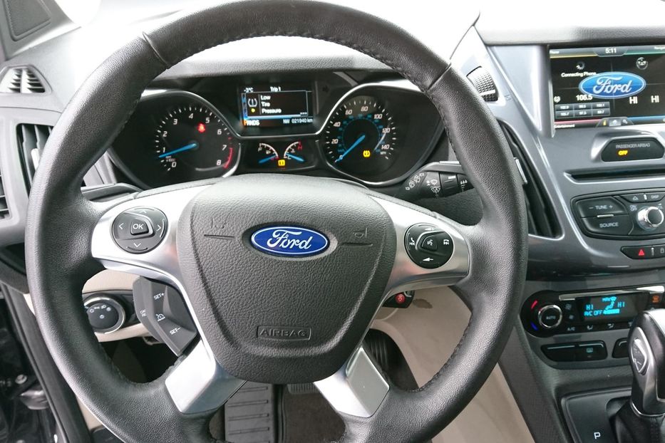 Продам Ford Transit Connect пасс. TITANIUM 2014 года в Киеве