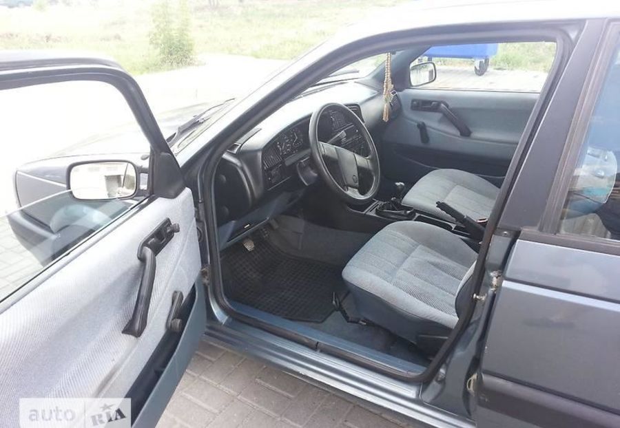 Продам Volkswagen Passat B3 1989 года в Запорожье