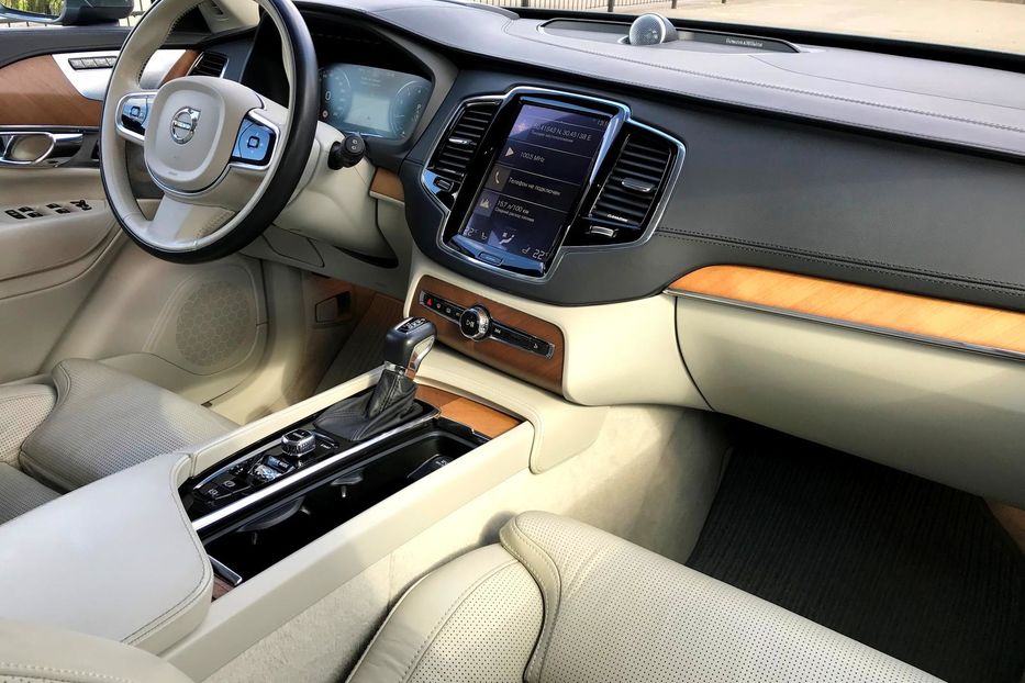 Продам Volvo XC90 INSCRIPTION 2015 года в Киеве